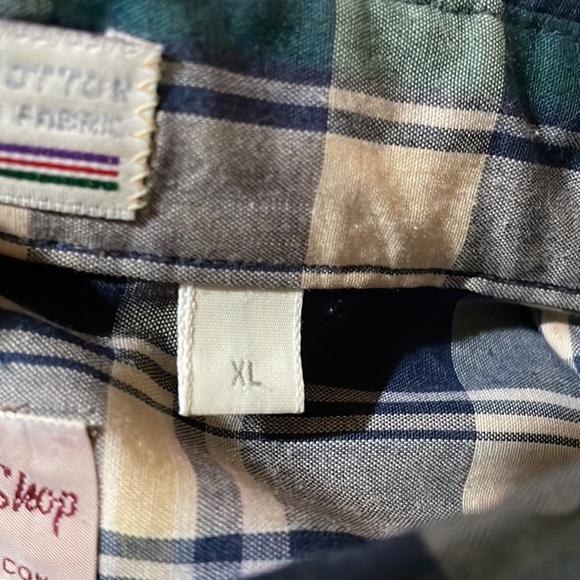 Darien Sport Shop || Men's Plaid Button Down Short Sleeve Shirt; Size XL - Picture 10 of 11